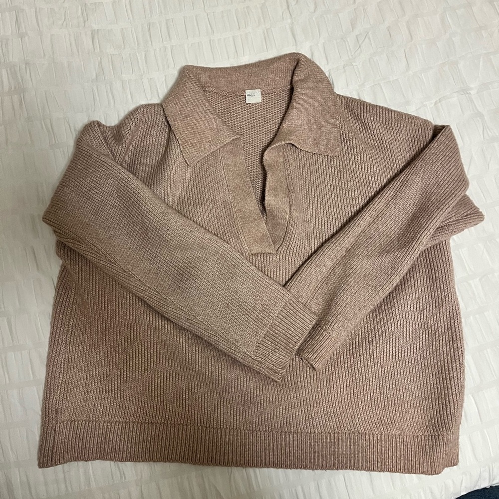 Gilly Hicks V-Neck Polo Sweater in Dusty Rose